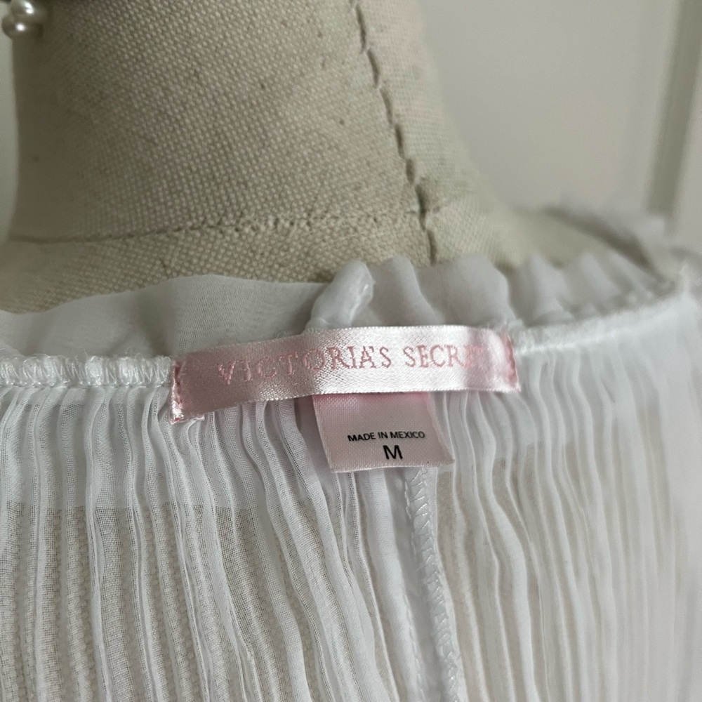 Victoria's Secret White Pleated Dress - Picture 7 of 7